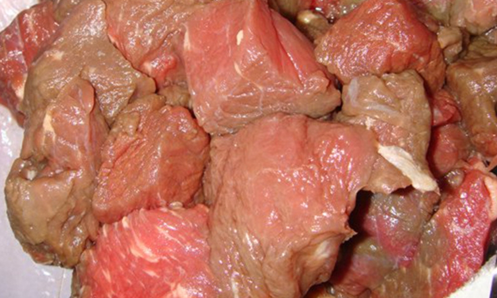 ChatGPT said:Sveže meso ima blag i prijatan miris bez neprijatnih tonova